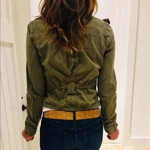 🛍 ARMY GREEN JACKET